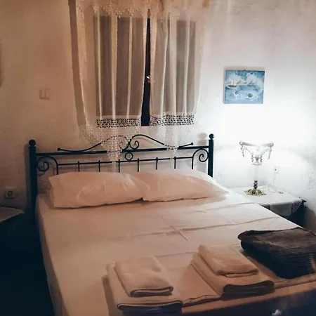 Holiday home Feggaropetra By The Sea